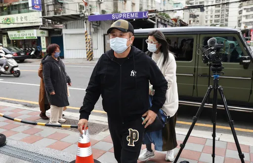 胡瓜攜丁柔安現身曹西平靈堂　「來看看老朋友」曝昔日情誼
