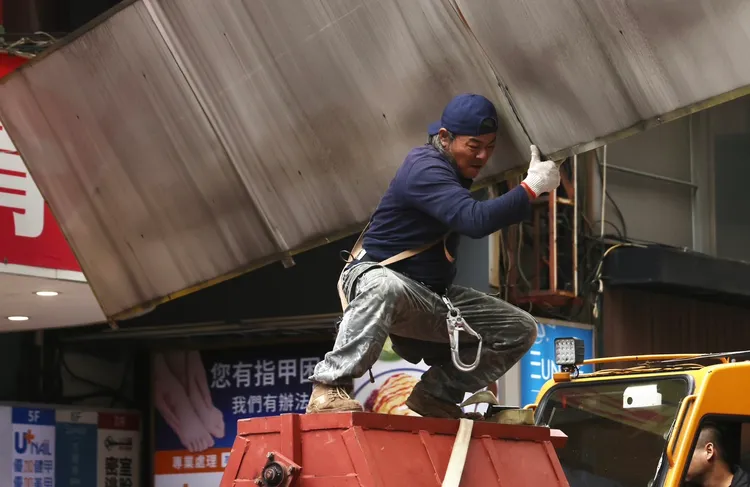 關稅政策遞延效應、部分傳統產業仍面臨經營壓力，國內仍有無薪假（減班休息）情形。資料照片