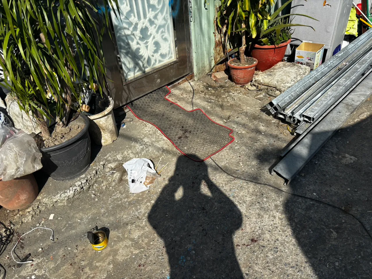 林男躲藏在空屋被逮。翻攝畫面