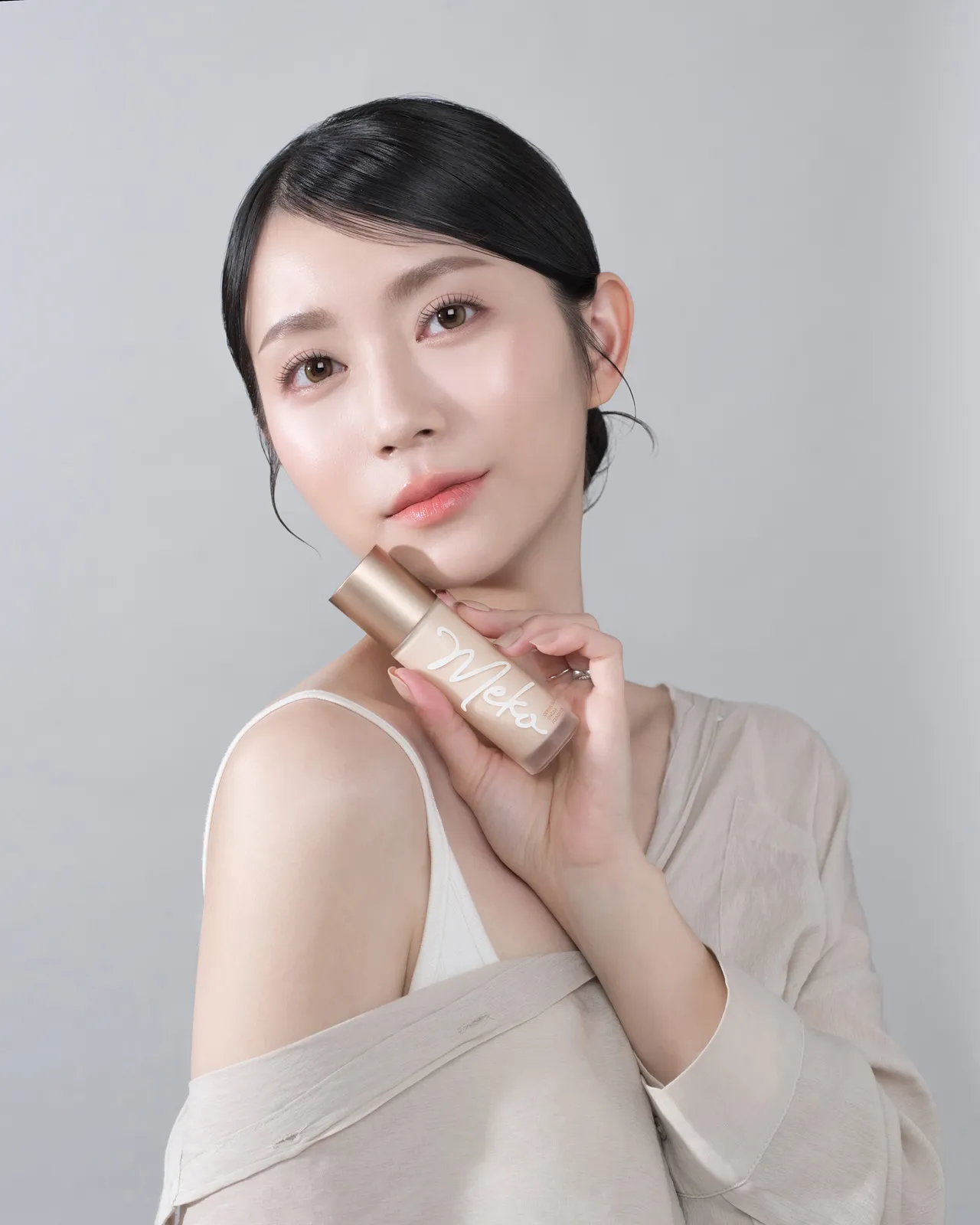 MEKO原野肌密无痕抹刀粉底液，30ml／589元。品牌提供