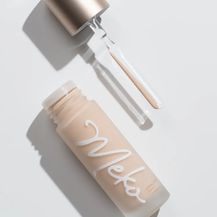 其帶有為瓶身量身打造抹刀式出料口。品牌提供