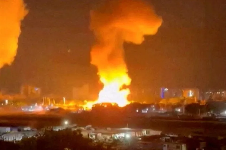 美軍對委內瑞拉發起突襲，透過精準空襲、特種部隊聯合作戰，展現強大軍事實力。路透