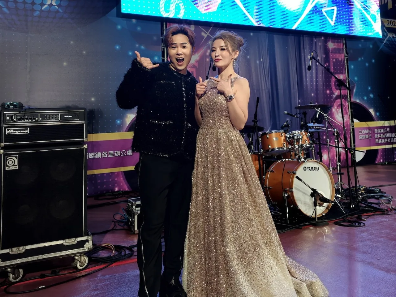 陈孟贤(左)与江泳锜(右)担任西螺跨年晚会主持人大获好评。全球巨星有限公司提供