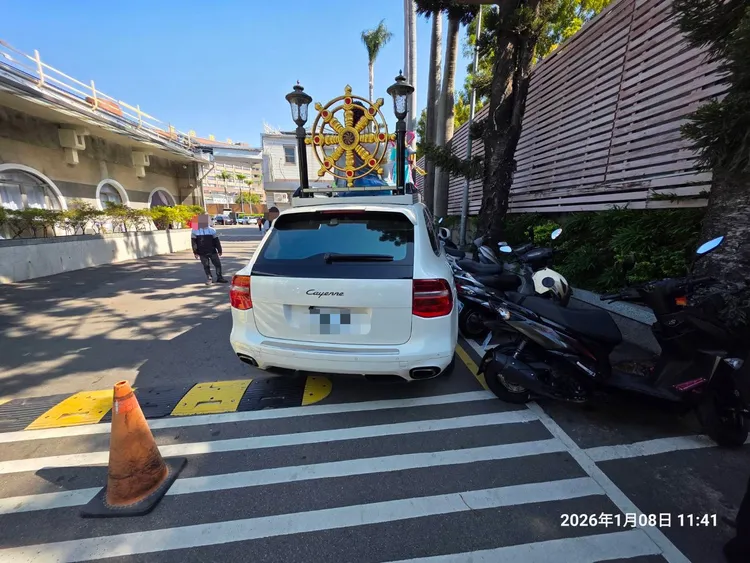 事發地點為台中崇德殯儀館內。民眾提供