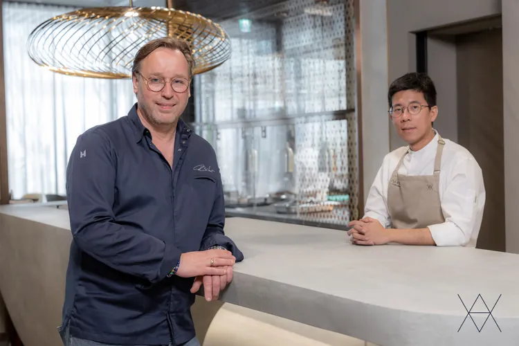 米其林三星名廚Thomas Bühner (左)、行政主廚楊展浩Xavier Yeung。業者提供
