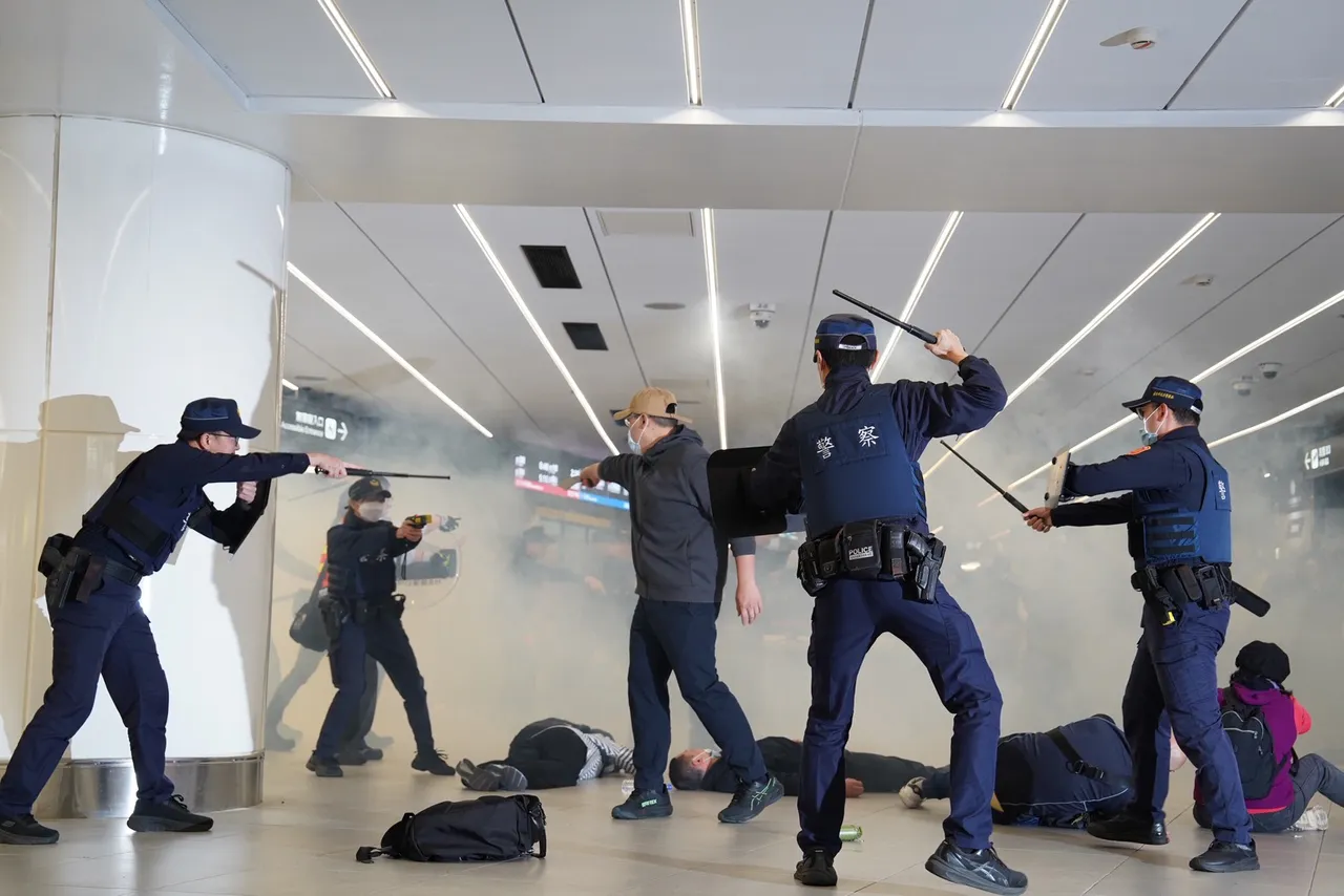 北市警針對北捷突發事故進行演練。翻攝畫面