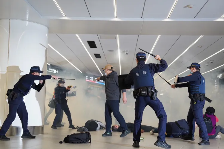 北市警針對北捷突發事故進行演練。翻攝畫面