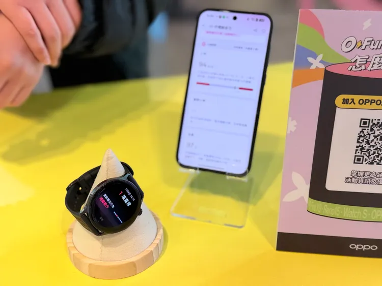 Watch S情境體驗，可查看自己的心跳等數據。趙筱文攝