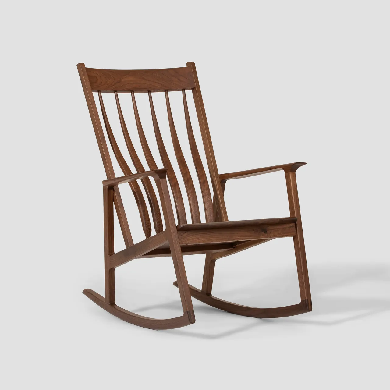 農曆新年期間，HOLA引進Føre Furniture三款家具作品，包括象徵「家」及「陪伴」意象的搖椅。業者提供