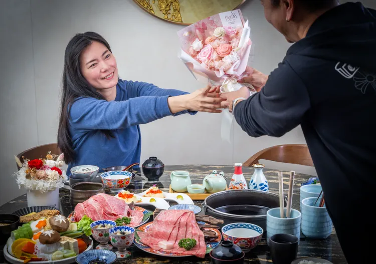 情人節寵愛最重要的那個她，美食、花禮一次滿足。業者提供