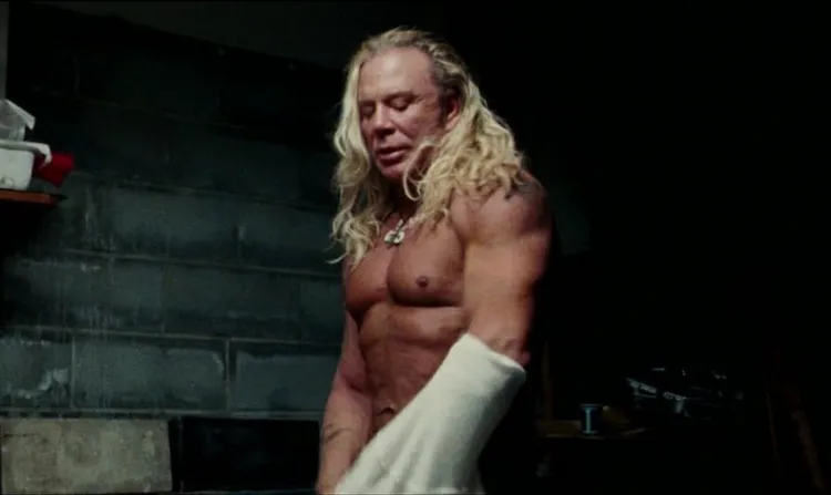 洛克曾以《力挽狂瀾》榮獲金球獎與英國影藝學院電影獎影帝，並提名奧斯卡影帝。