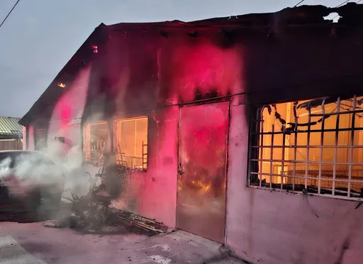 巴比Q了！台南後壁豬舍清晨起火　上百頭小豬葬身火窟