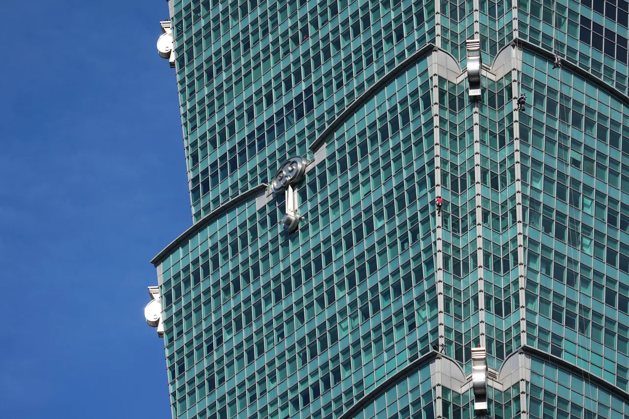 霍諾德挑戰徒手攀登台北。彭欣偉攝