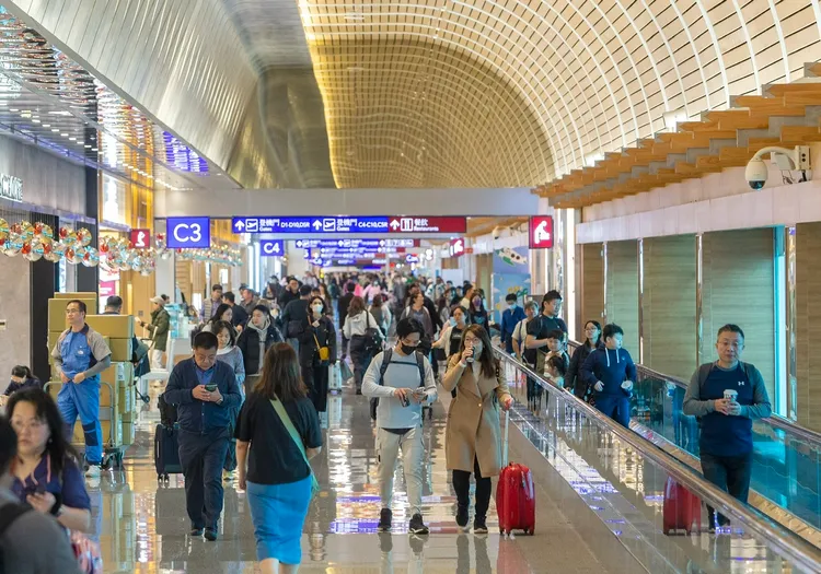 2025年來台旅客約857.4萬人次。示意圖，桃機提供