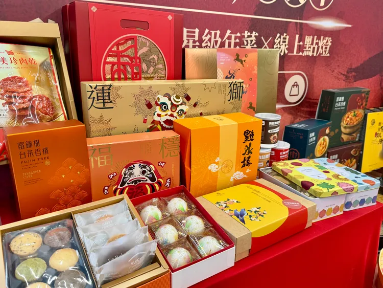 春節檔期Global Mall也推出米其林年菜，以及百貨首創「線上點燈」等服務。莊偉祺攝