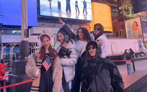 「老鷹四少」前團員昔日怒踹共享機車　改名現蹤紐約近況曝光