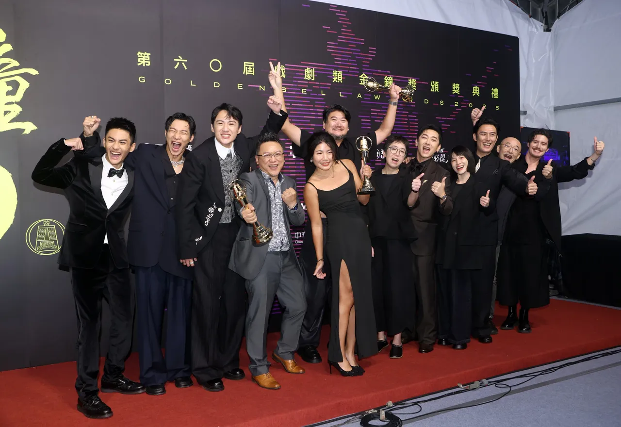 《聽海湧》在第60屆金鐘獎勇奪5項獎座。看不見電影工作室提供