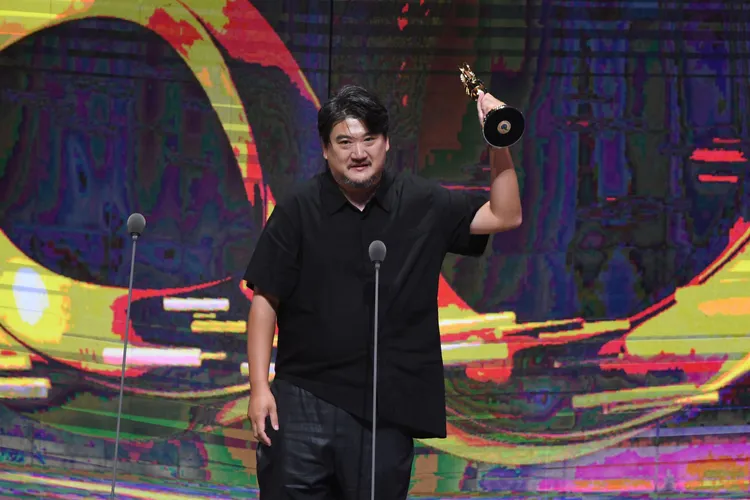 孫介珩以《聽海湧》勇奪金鐘獎迷你影集導演獎。三立提供