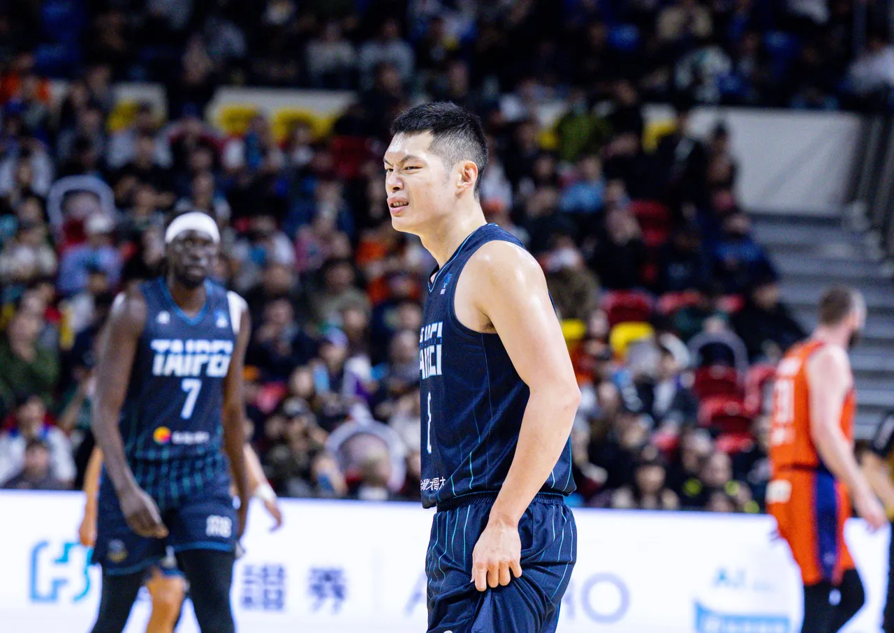 周桂羽(中)。PLG