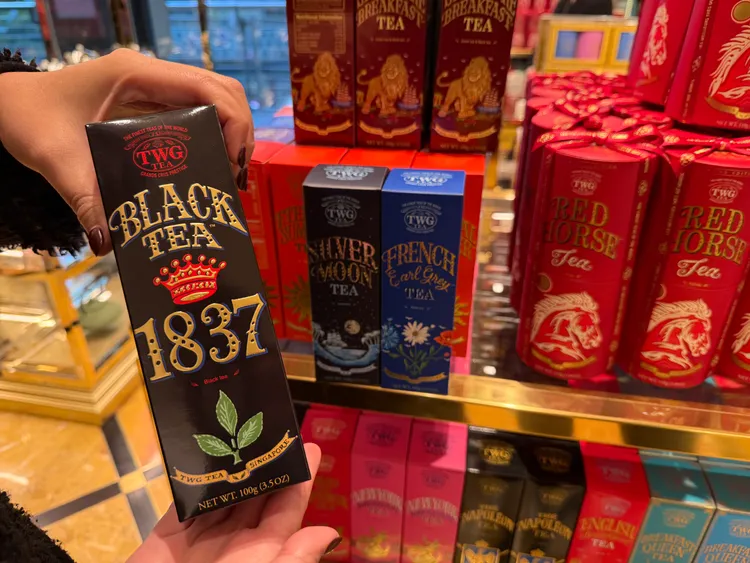 店內除了外帶茶飲，還有品牌經典茶葉款如1837紅茶等。莊偉祺攝