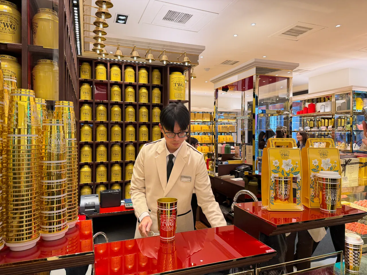 新加坡国宝茶「全台首间外带店」！14天狂卖2300杯　马年限量款开抢