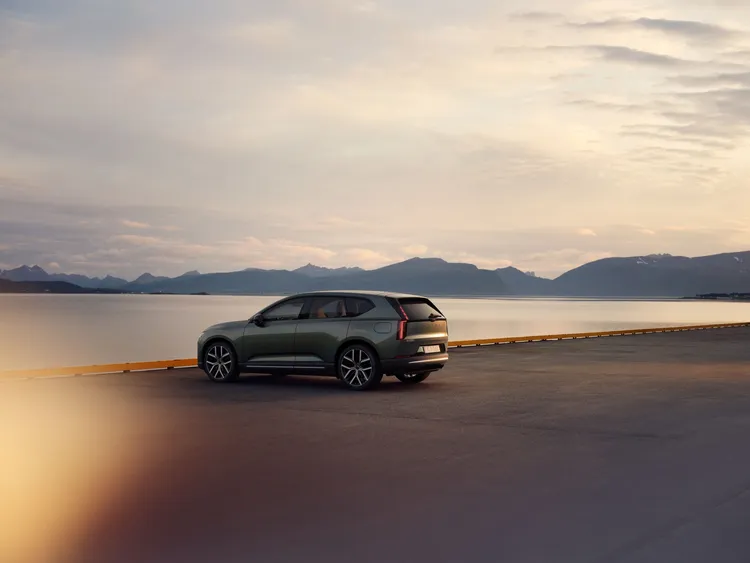 Volvo EX60建構於全新SPA3電動車平台，更透過Cell-to-Body電池車身一體化技術、新一代自主研發的電動馬達、全新的電池芯設計與Mega Casting大型一體化鑄造技術，不僅減輕了車重，也大幅提升了能源效率與續航里程。原廠照片