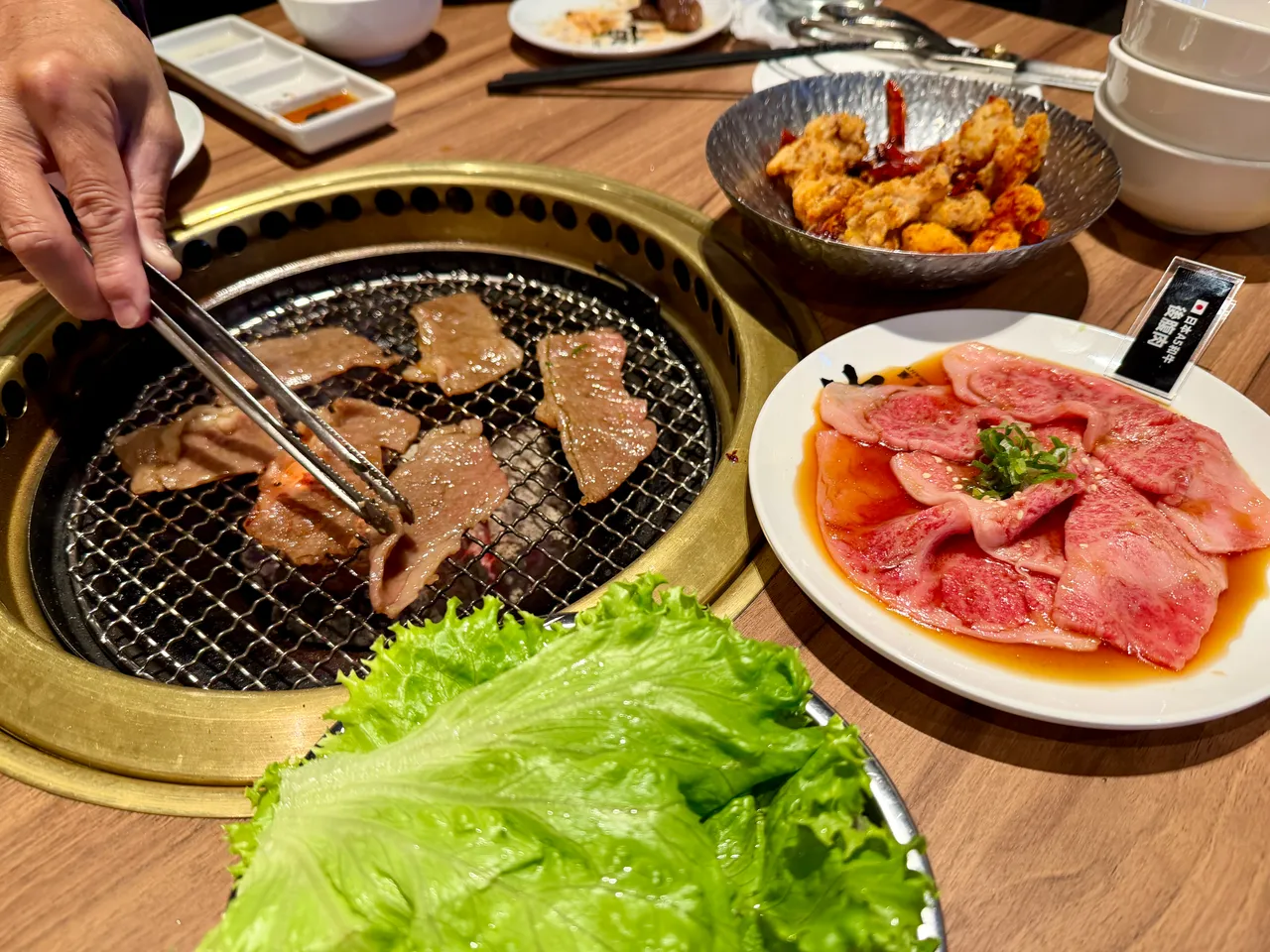 干杯烧肉用餐环境。庄伟祺摄