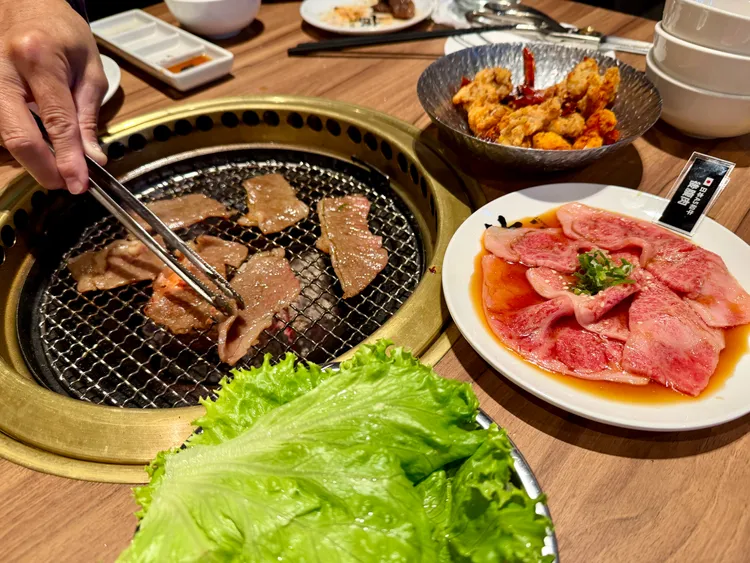 乾杯燒肉用餐環境。莊偉祺攝