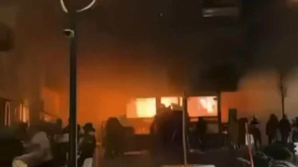 滑雪勝地酒吧元旦爆炸 恐數十死逾百人傷