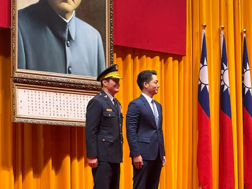 林炎田接任北市警局長！交接現場與蔣萬安互動熱絡