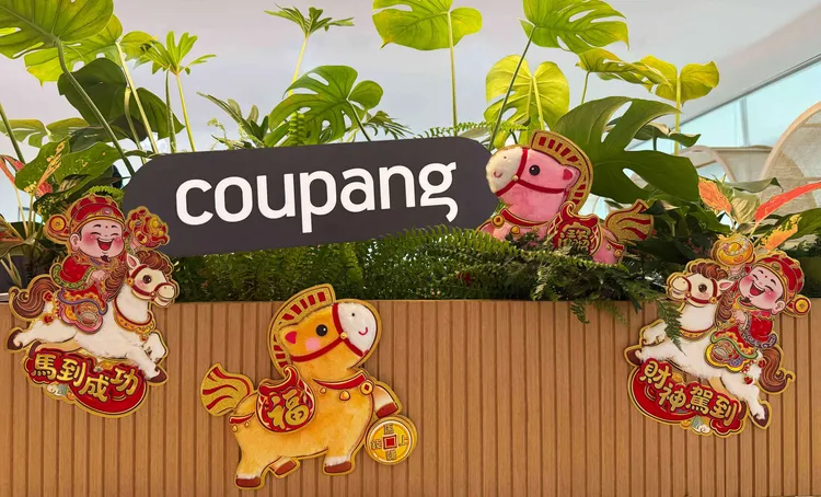  馬年迎春喜慶燈籠掛飾於酷澎齊備，新春優惠價入手，為新年添喜氣