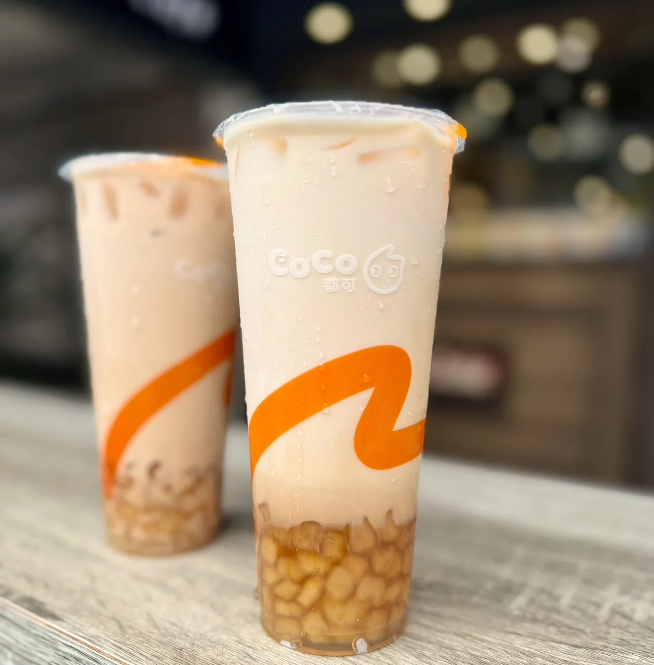 今（7日）推出一日限定大杯「粉角鲜奶茶」买1送1活动。CoCo都可提供