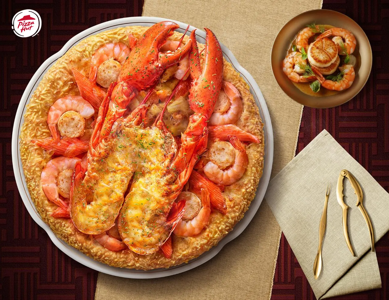 「金奢波士頓龍蝦海鮮披薩」全台限量1000份。必勝客提供