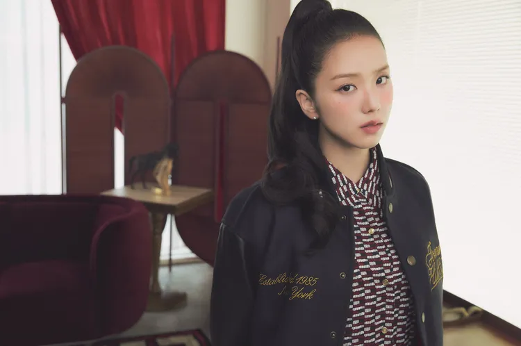 Jisoo新的一年又來放送美照。品牌提供