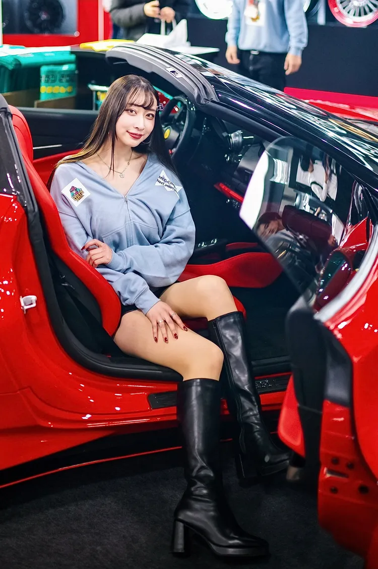 瀨名Hinano擔任「東京改裝車展2026」Showgirl。翻攝瀨名Hinano X
