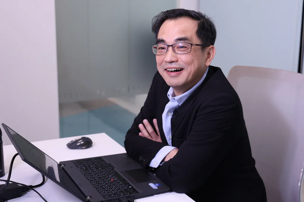 陳劉杰表示在他個人的生活範圍「確實現在無處不AI，AI無所不在」。莊宗達攝