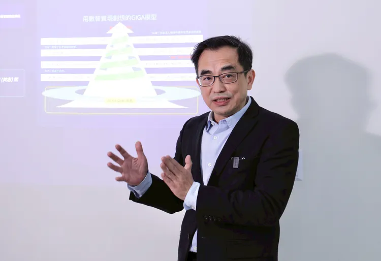 陳劉杰強調「AI不會取代人」， 但不會用AI的人可能就會失業。莊宗達攝