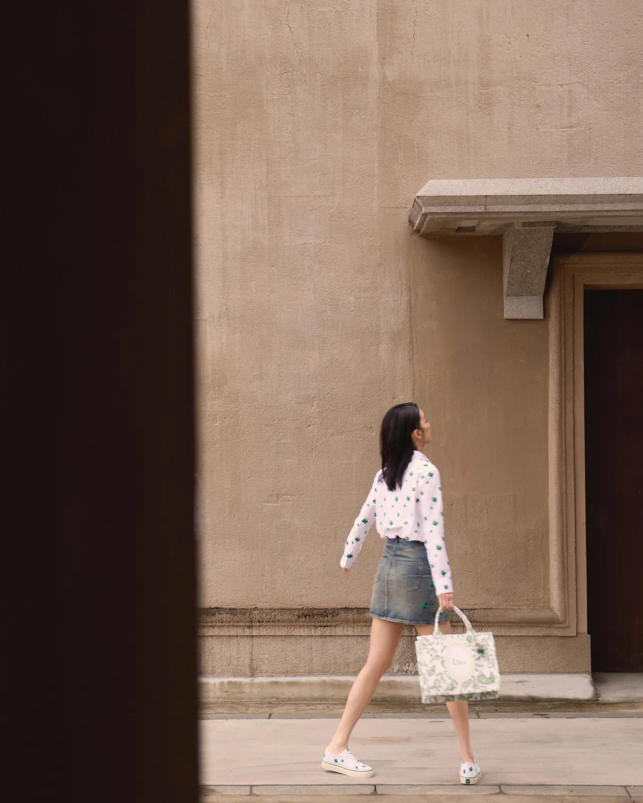 陳庭妮出發前往欣賞Dior 2026春夏高訂秀。翻攝陳庭妮IG