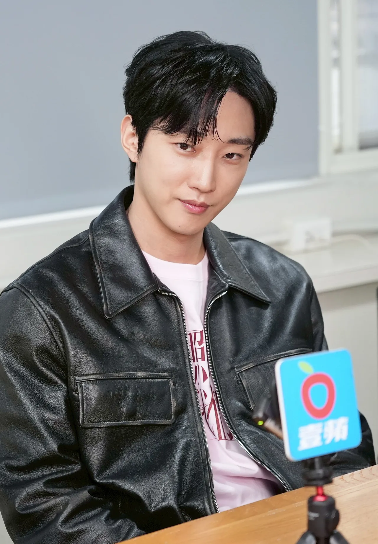 振永吃台湾美食。彭欣伟摄