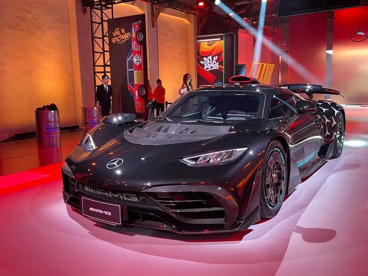 Mercedes-AMG ONE象徵賽道性能的極限，將F1冠軍引擎直接帶上公路。林浩昇攝