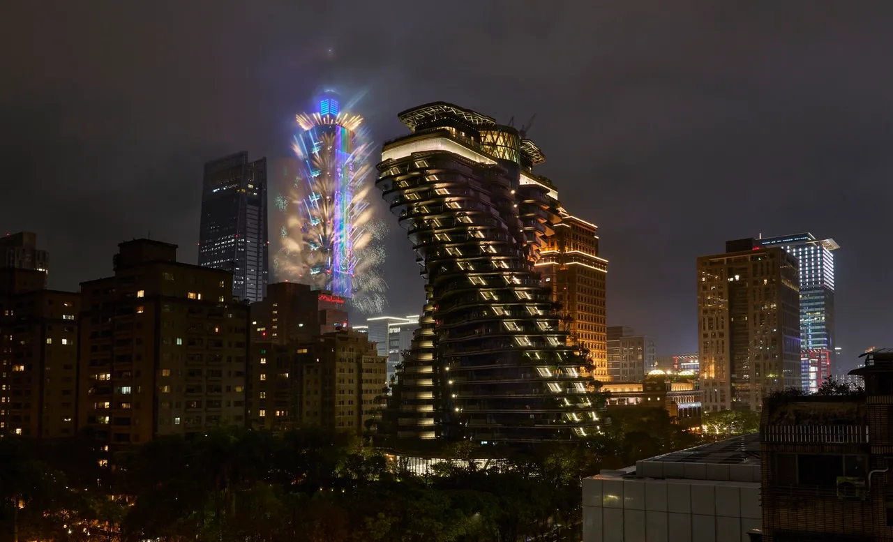 「陶朱隱園」的頂樓景觀，可將台北101等大樓盡收眼底，從頂樓更可直接觀賞台北101的跨年煙火秀。中華工程提供