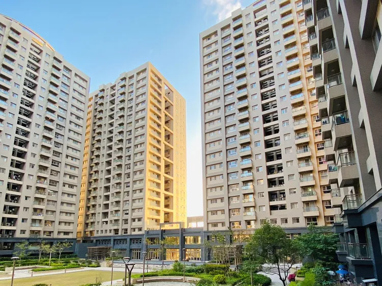 桃園市龜山區2025年全年人口淨增加4,433人，成長率達2.4%排名第二。永慶房產集團提供