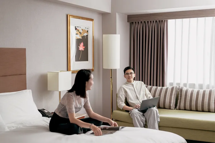 專案可入住豪華雙人房每晚3999元起。高雄福華大飯店提供