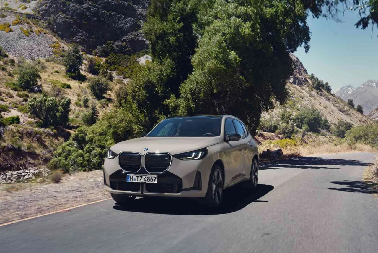 BMW X3指定年式加贈3年／4萬公里原廠保養套裝及第4年延長保固，更提供多元彈性入主方案，包含100萬元48期起低利率專案，或月付5,900元起的分期購車方案。業者提供