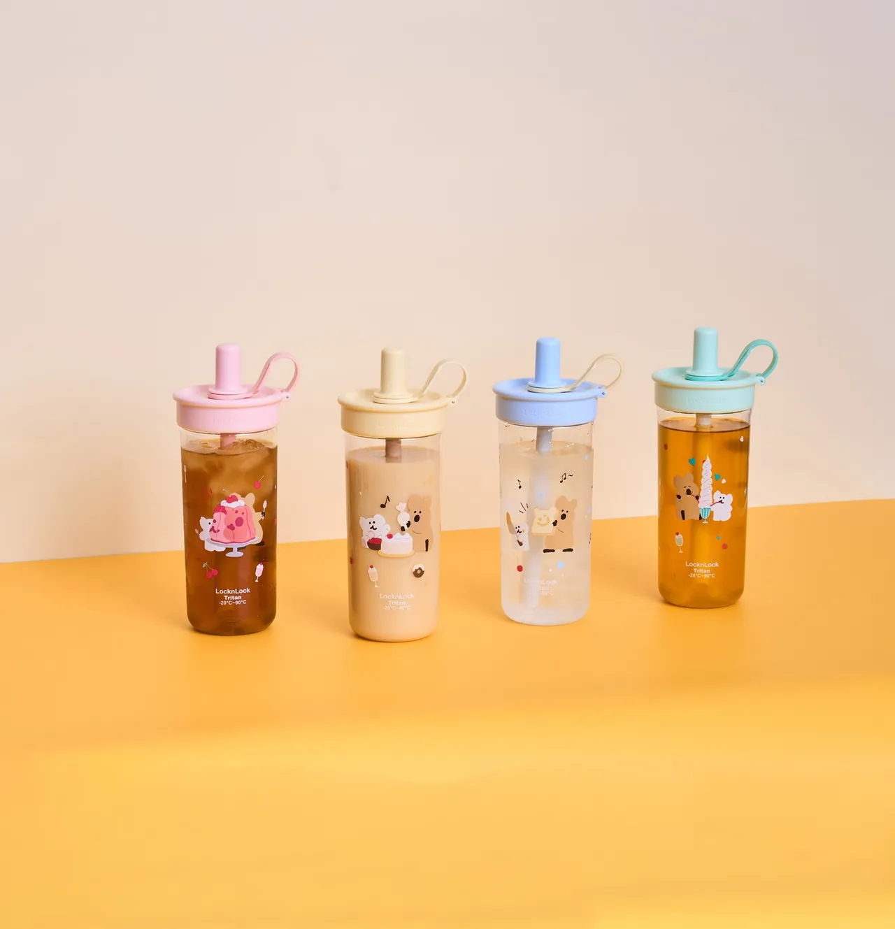 乐扣乐扣DINOTAENG呆萌町「嚼对FUN饮吸管杯」售价889元，共推出蓝、绿、粉、黄四款色系，以Tritan材质制成，不含双酚A安全无毒，不留异味好安心；750ml大容量设计，360°宽口径摇摇吸管可上下戳动或左右摇摆，珍珠、冻饮都好吸，是外带手摇饮品最佳选择。LocknLock乐扣乐扣提供