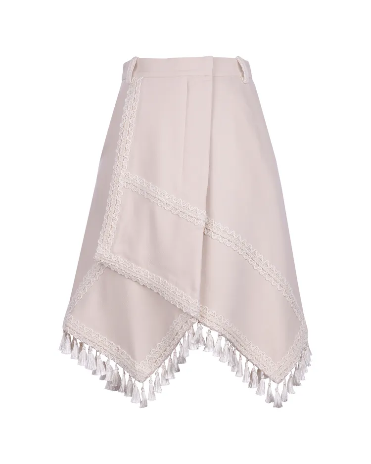 夏姿不對稱斜裁流蘇半裙，3萬2800元。品牌提供