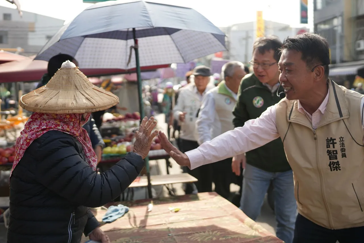 许智杰11日前往大冈山地区展开冲刺行程。翻摄画面