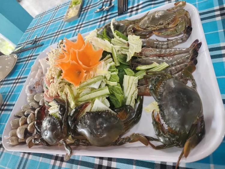 全團第二、三天於海鮮餐廳用餐餐點。投訴者提供