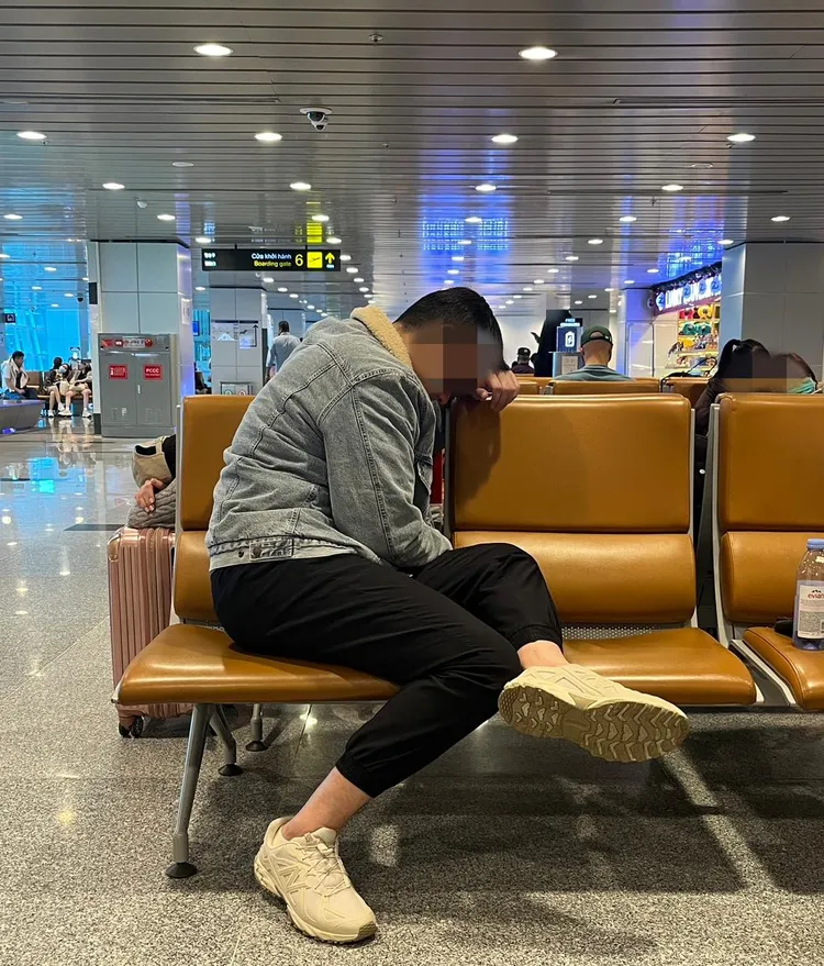 直到第六天早上其他新罹患者都在嘔吐、腹瀉及發燒，同團團員於機場候機極為不適。投訴者提供