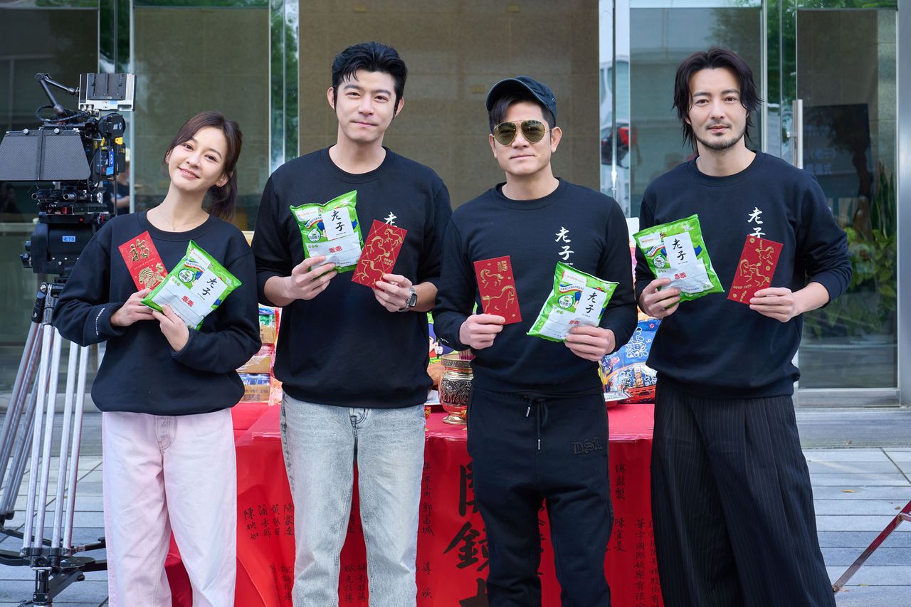 郭富城現蹤台北拍台片!手拿綠色乖乖 轉身背後藏驚喜